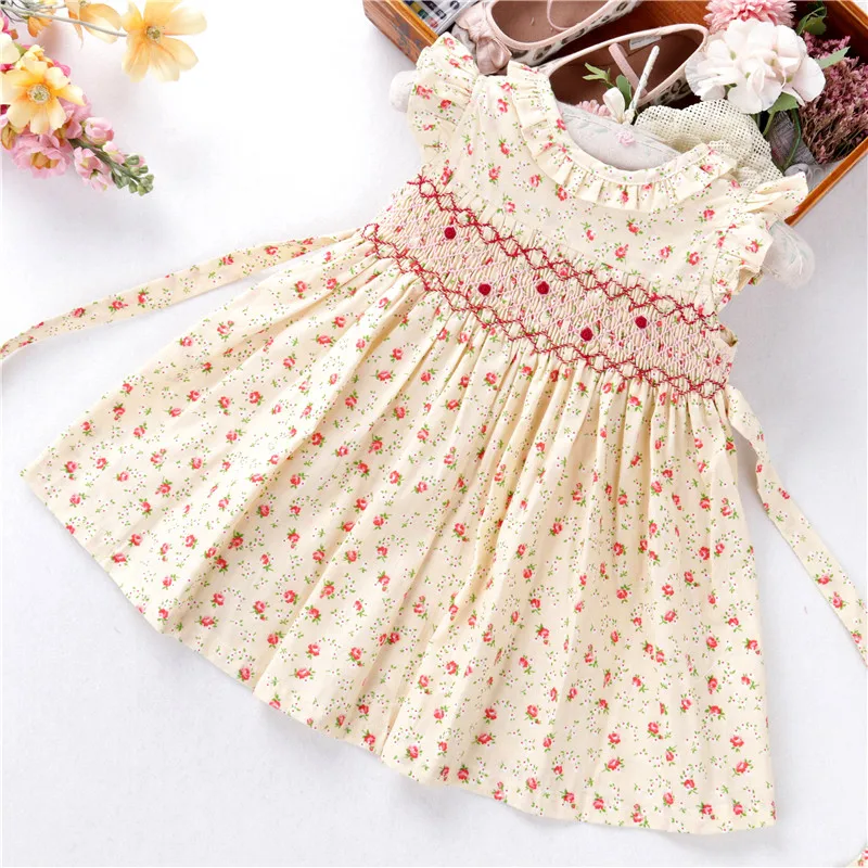 

C042164 baby dresses flower girls summer dress smocking floral ruffles cotton kids clothing wholesale, Picture shows