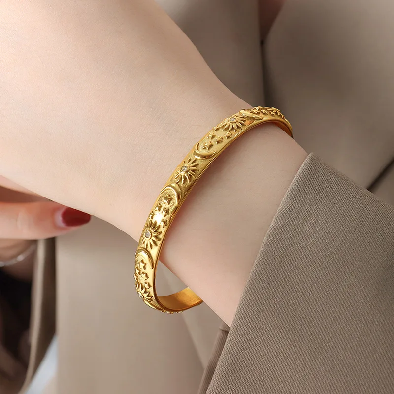 

High End Gold Plated Stainless Steel Moon Star Relief Zirconia Cuff Bracelet for Women Wholesale Jewelry