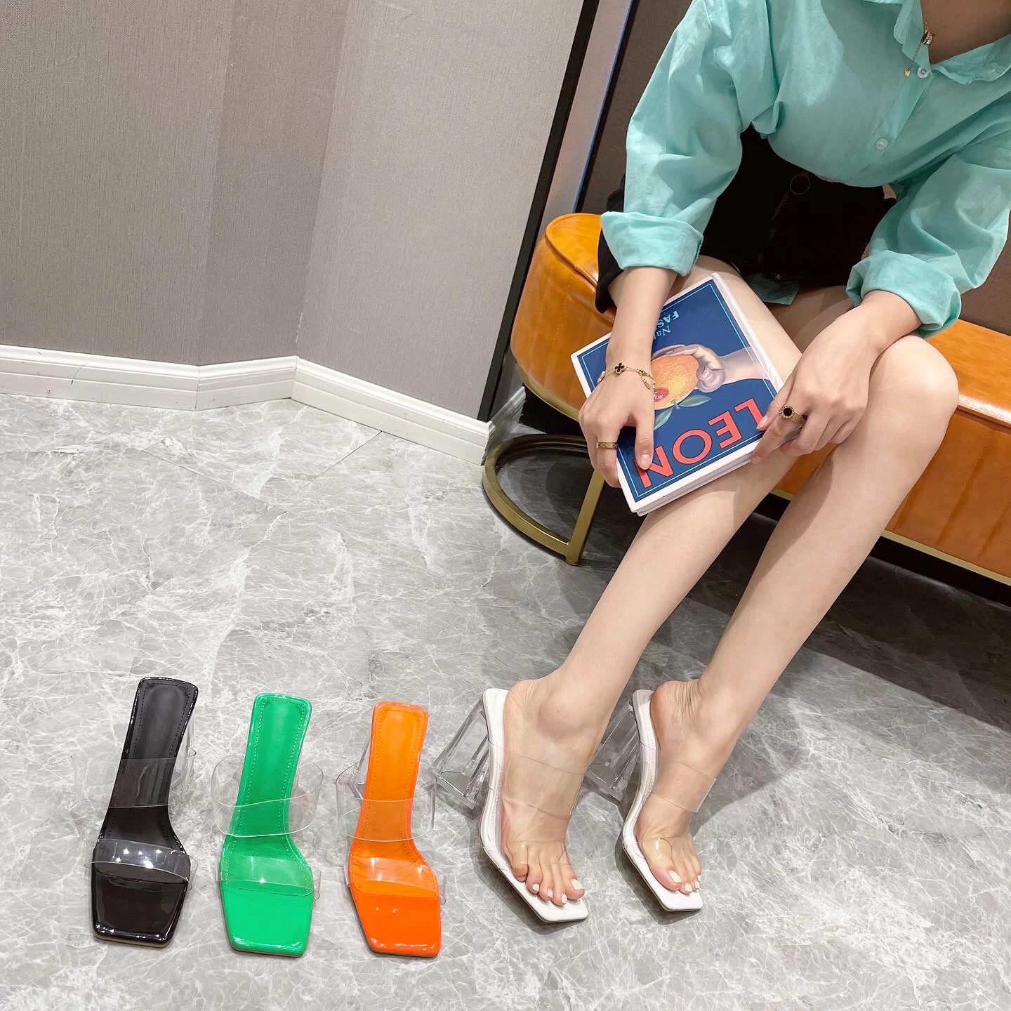 

2021 new women's shoes Korean crystal heel transparent casual sandals wear square head open toe one-sided high-heeled sandals