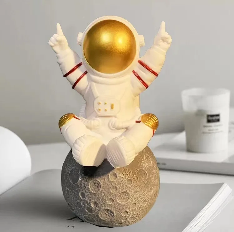 

2021 Hot sell High Quality Space Astronaut Blue Tooth Speaker Mini Portable Wireless Speaker, Gold