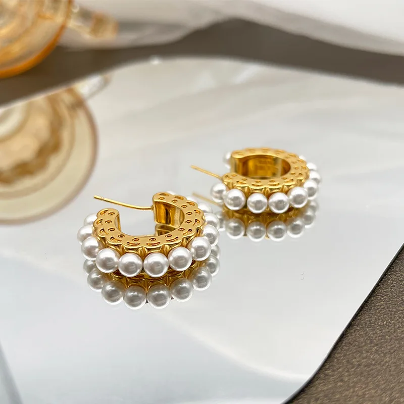 

Fashion Jewelry Gold Plated Baroque Pearl Pave C Shaped Circle Hoop Earring