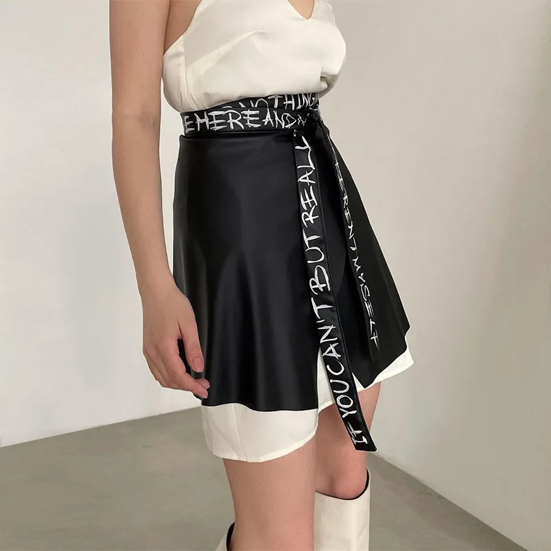 

2021 new solid color irregular short skirt women Hepburn style black letter printed tennis skirt, Picture color