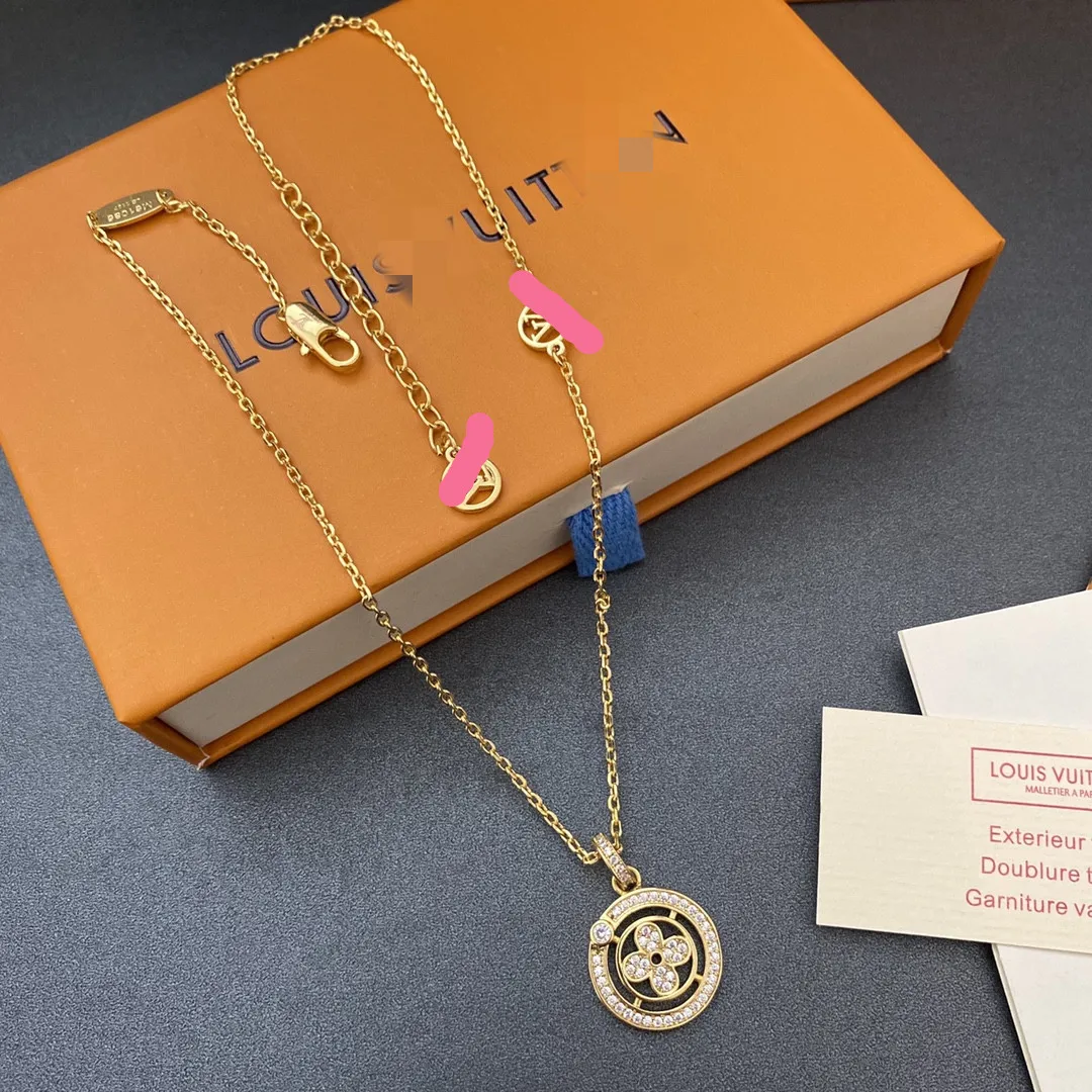 

HAOY L BLOSSOM GOLD DIAMOND NECKLACE Women Acessories Gold plated Flower Pendant Jewelry