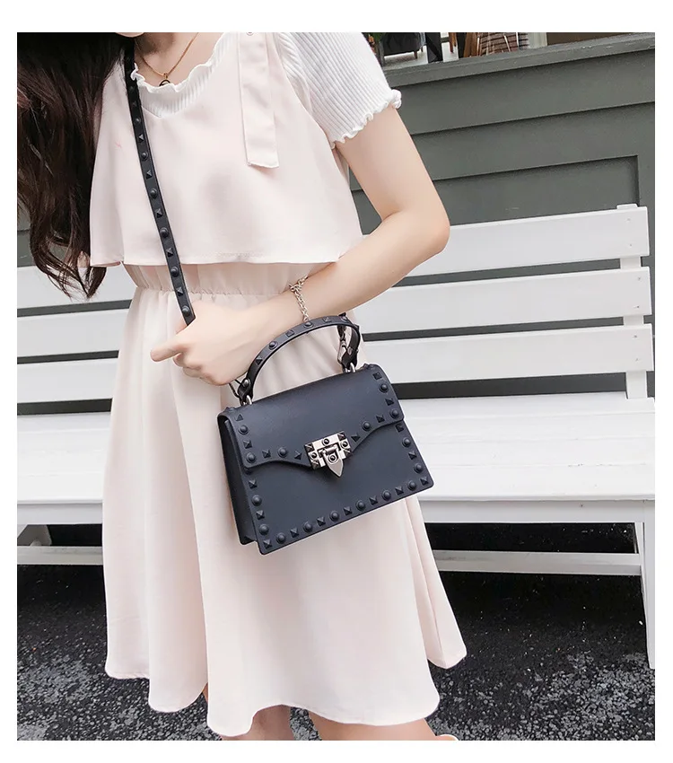 
TS9049 designer transparent jelly shoulder tote lady bag fashion woman bag fashion pvc leather rivet beach handbags for women 