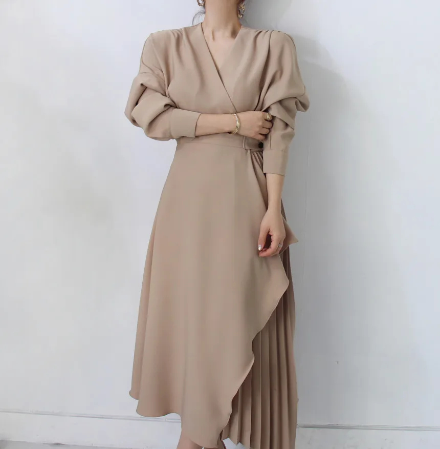 

Wholesale Korean Style 2021 Temperament V-neck Irregular Long Sleeve Solid Color Spring New 2021 Women's Dres