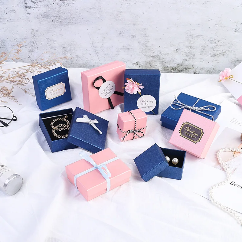 

Customized Logo Fresh Pink Blue Colour Cardboard Necklace Carton Jewelry Box Parts With Hand Bag, Blue and pink (customized)