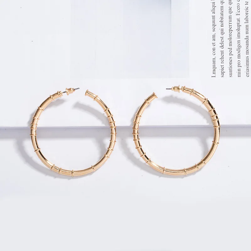 

metal alloy c shaped earrings for women, Picture
