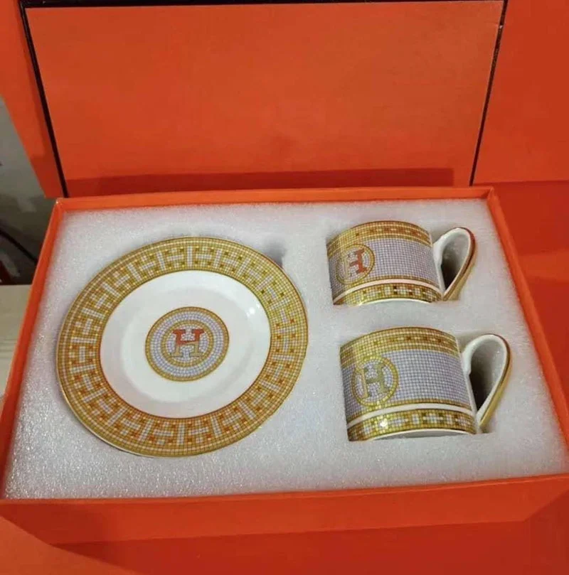 

Luxury ceramic coffee cup European cup and saucer set office afternoon tea mug bone china cup with gift package, As the picture