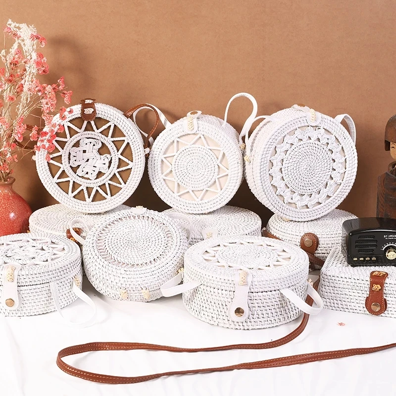 

Wholesale 2021 Fashion Handmade Woven Round Natural Bamboo Shoulder Bag Rattan Straw Beach Bag