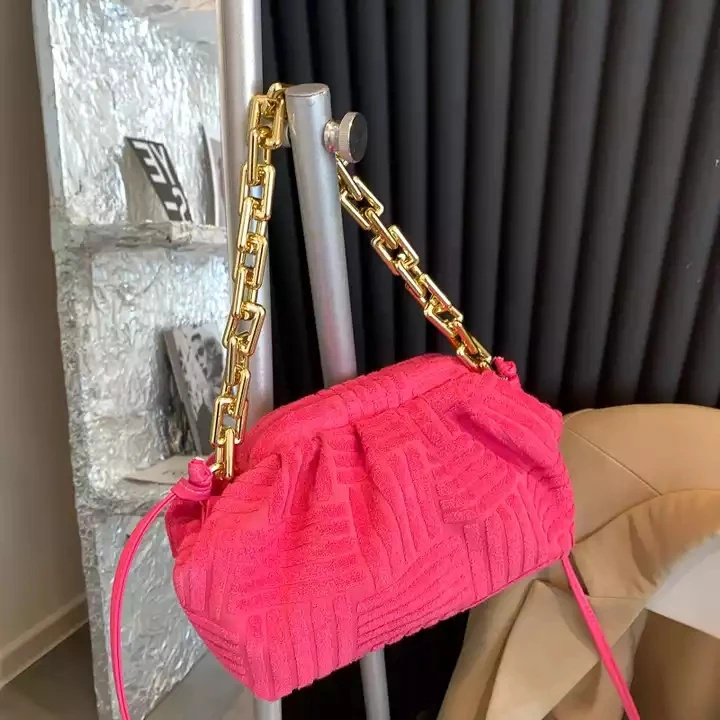 

2022 Ins Fashion Embossed Towel Cloud Bag Women's Luxury Acrylic Chain Clutch Shoulder Bag Tote Bag Chain