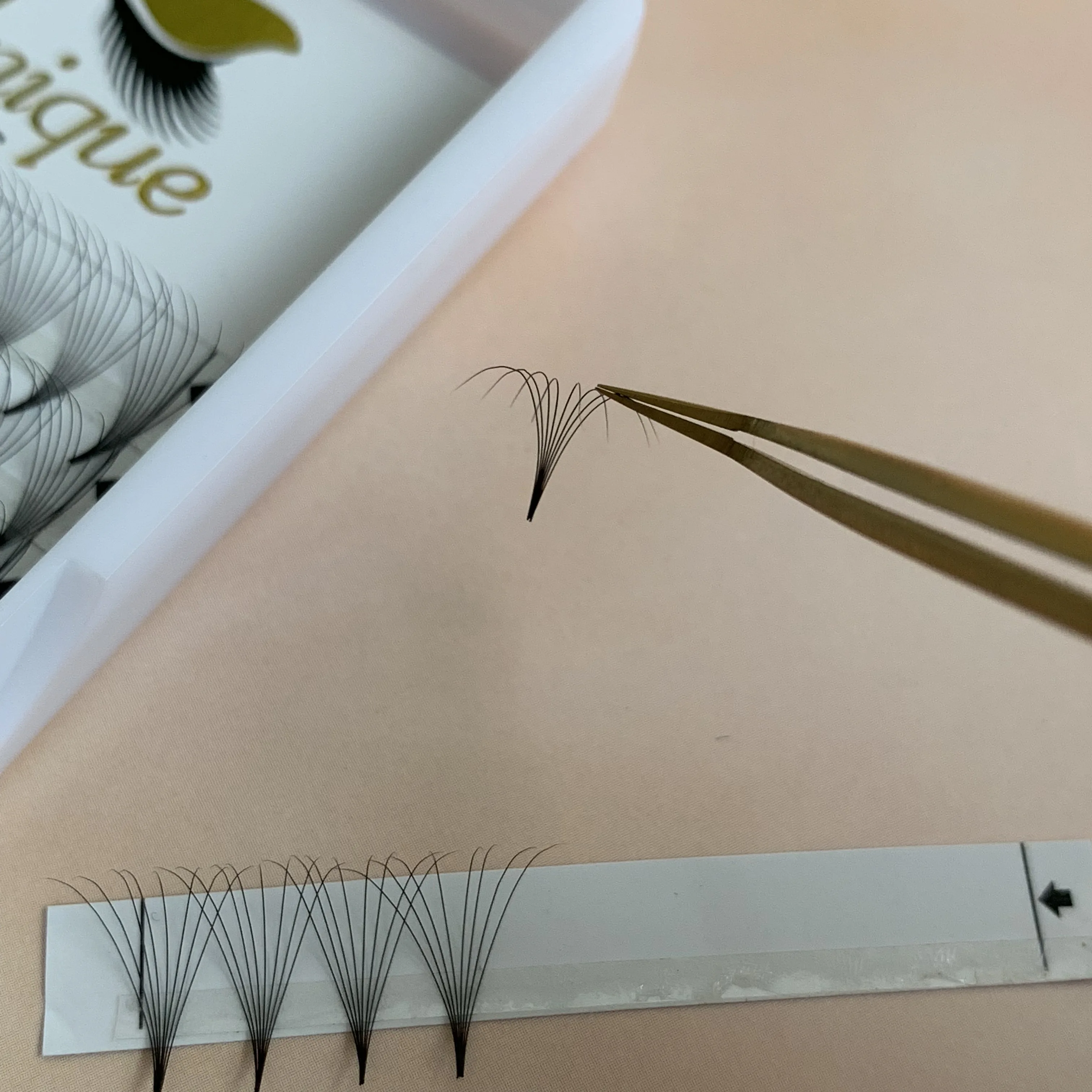 

Heat bonded silk lashes sharp stem 8D premade volume eyelashes point base eye lash, Natural black