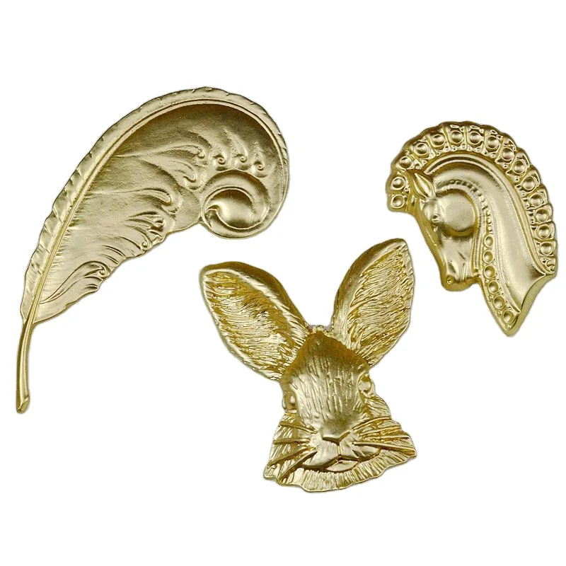 

JAENONES Factory Wholesale Fashion Retro Rabbit Feather Horse Brooches Designer Metal Animal Brooches