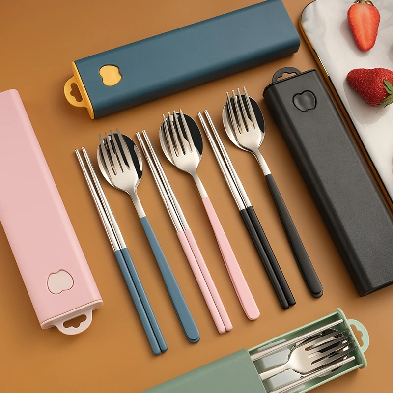 

Portable Utensils Korean Metal flatware sets stainless steel cutlery set 18/10 3 in 1 travel cutlery set with case, Pink/red/black/dark green handle