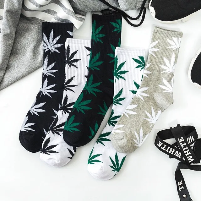 

Custom Professional Manufacture Colorful Maple Leaf Tube Sports Socks Weed Leaf Socks