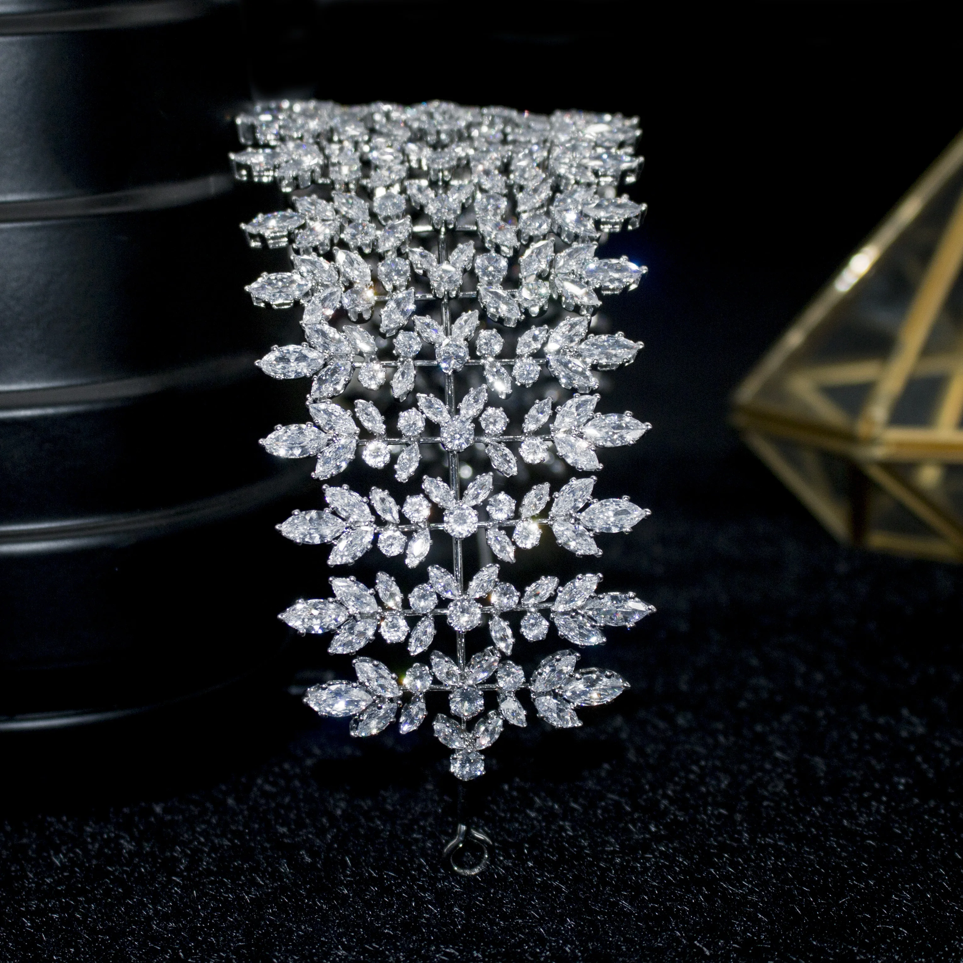 

New Design Exquisite CZ Zirconia Prom Wedding Headpiece Bridal Hairband, Silver