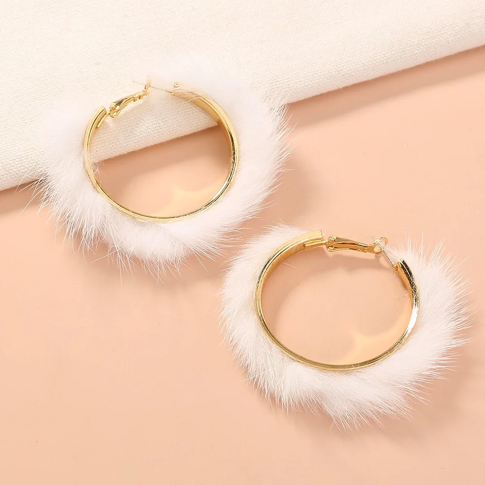 

SE565 Fashion Exaggerated Personality White Mink Fur Geometric Round Circle Temperament Chic Women Winter Jewelry Hoop Earrings