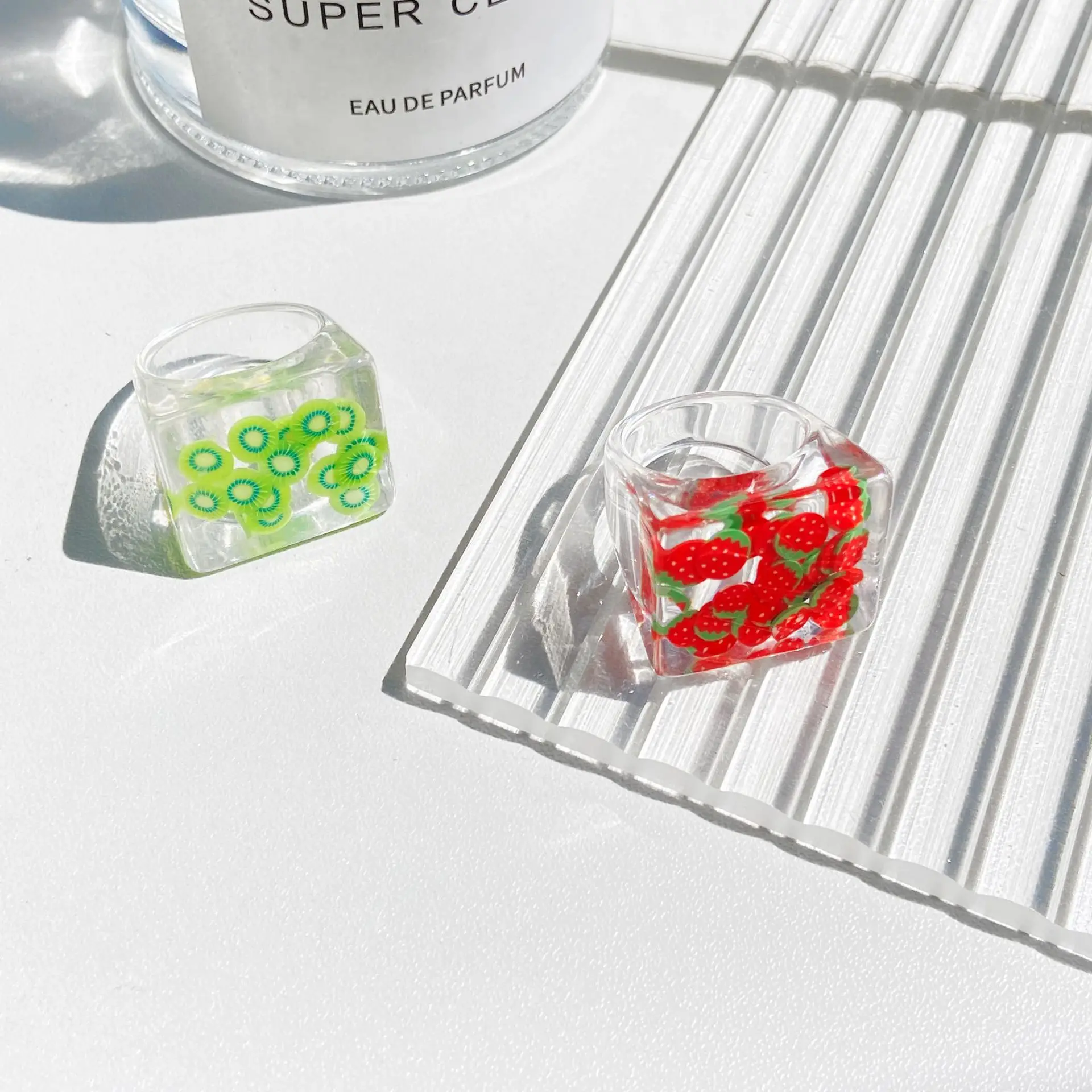 

2021 Sailing Jewelry New Resin Transparent Candy Fruit Ring Cute Female Strawberry Band RIng