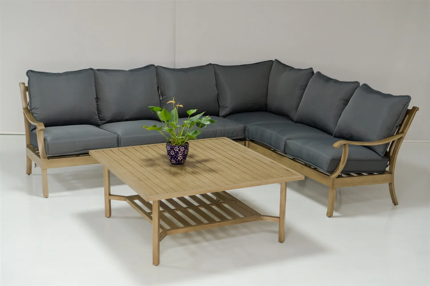 Antique Outdoor Furniture Relaxing Aluminum Patio Sofas With Waterproof