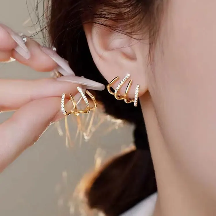 

SC Unique Design CZ Claw Huggie Stud Earrings C Shape Crawler Ear Wrap Earrings Dainty Tiny Zircon Ear Cuff Earrings for Women