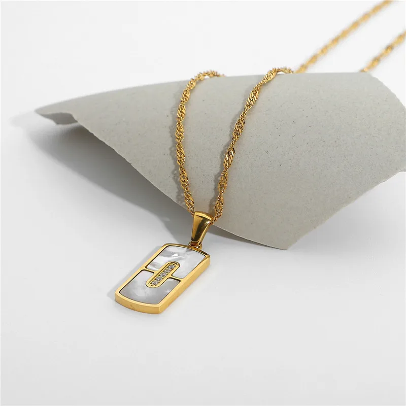 

Gattara Elegant Zircon Rectangular Shell Pendant Necklace Multi-purpose 18K Gold-plated Stainless Steel Jewelry