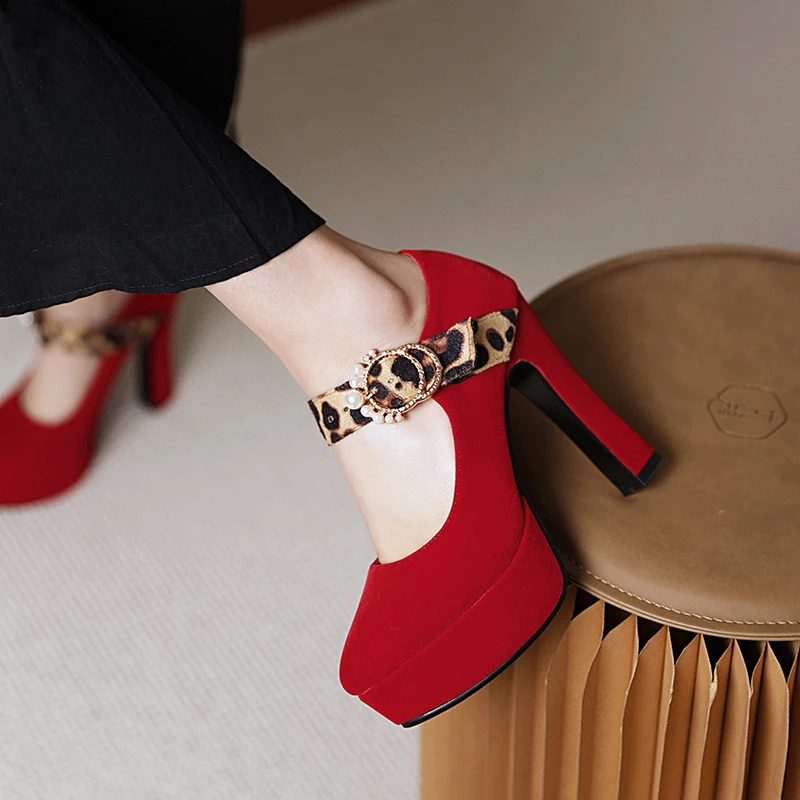 

Lady's Retro Fashion Platform Suede Leather High Heel for Woman, Black,red