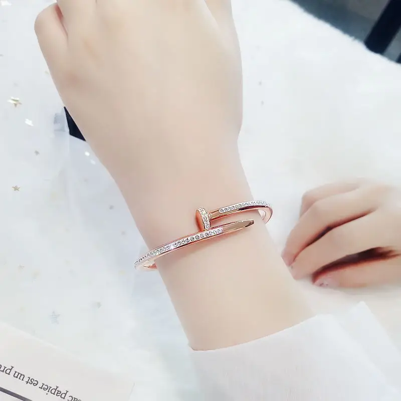 

Web celebrity personality titanium steel nail bracelet female minority fashion temperament bracelet rose gold versatile trend