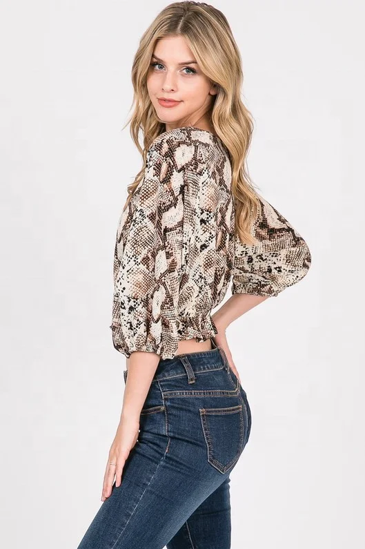 
2020 fashion Snakeskin woven printed blouse women ruffle hem raglan sleeve crop top 