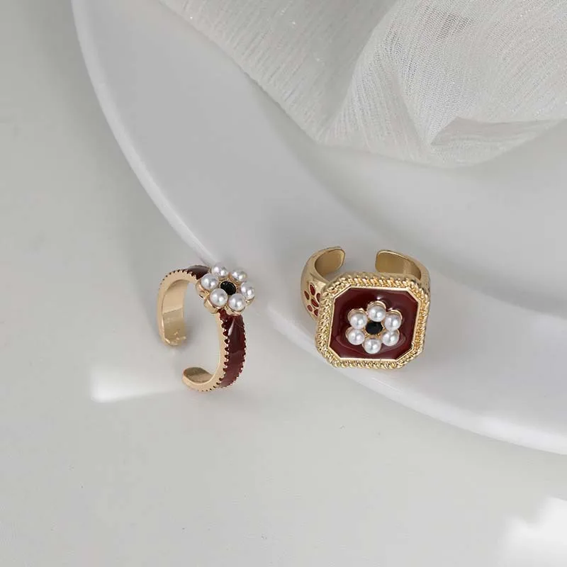 

OUYE Retro Pearl Flower Ring Female Wild French Non-collision Alloy Ring Accessories Wholesale, Colorful
