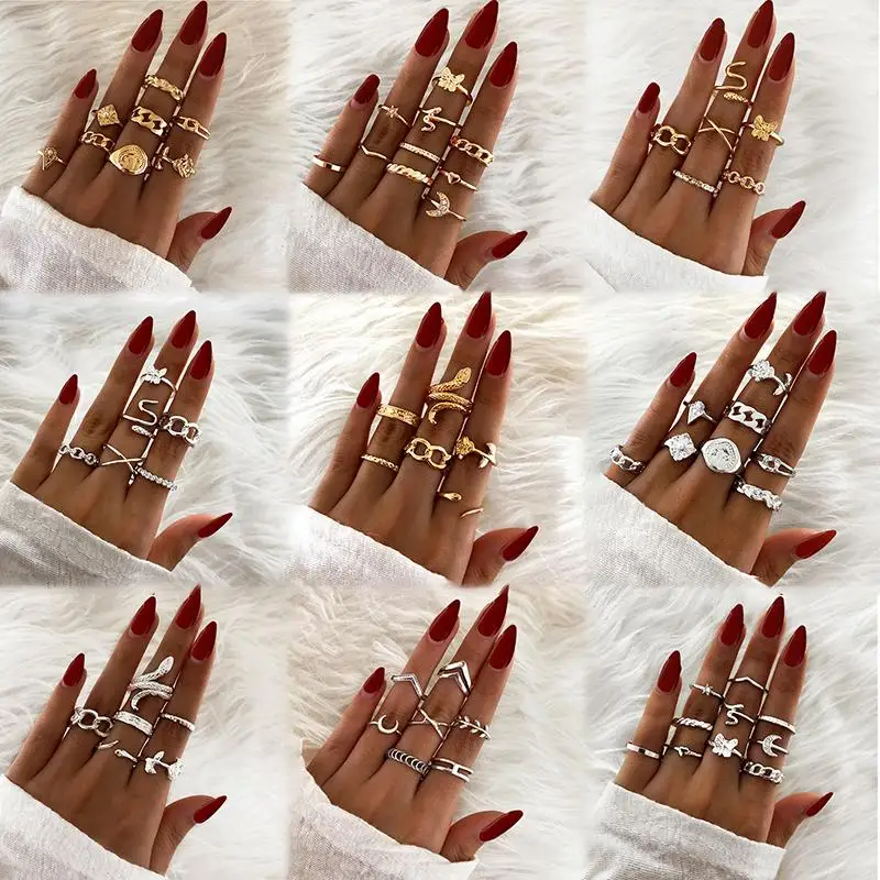 

Vintage Gold Butterfly Rings Set Fashion Boho Coin Snake Moon Flower Rings for Women Jewelry