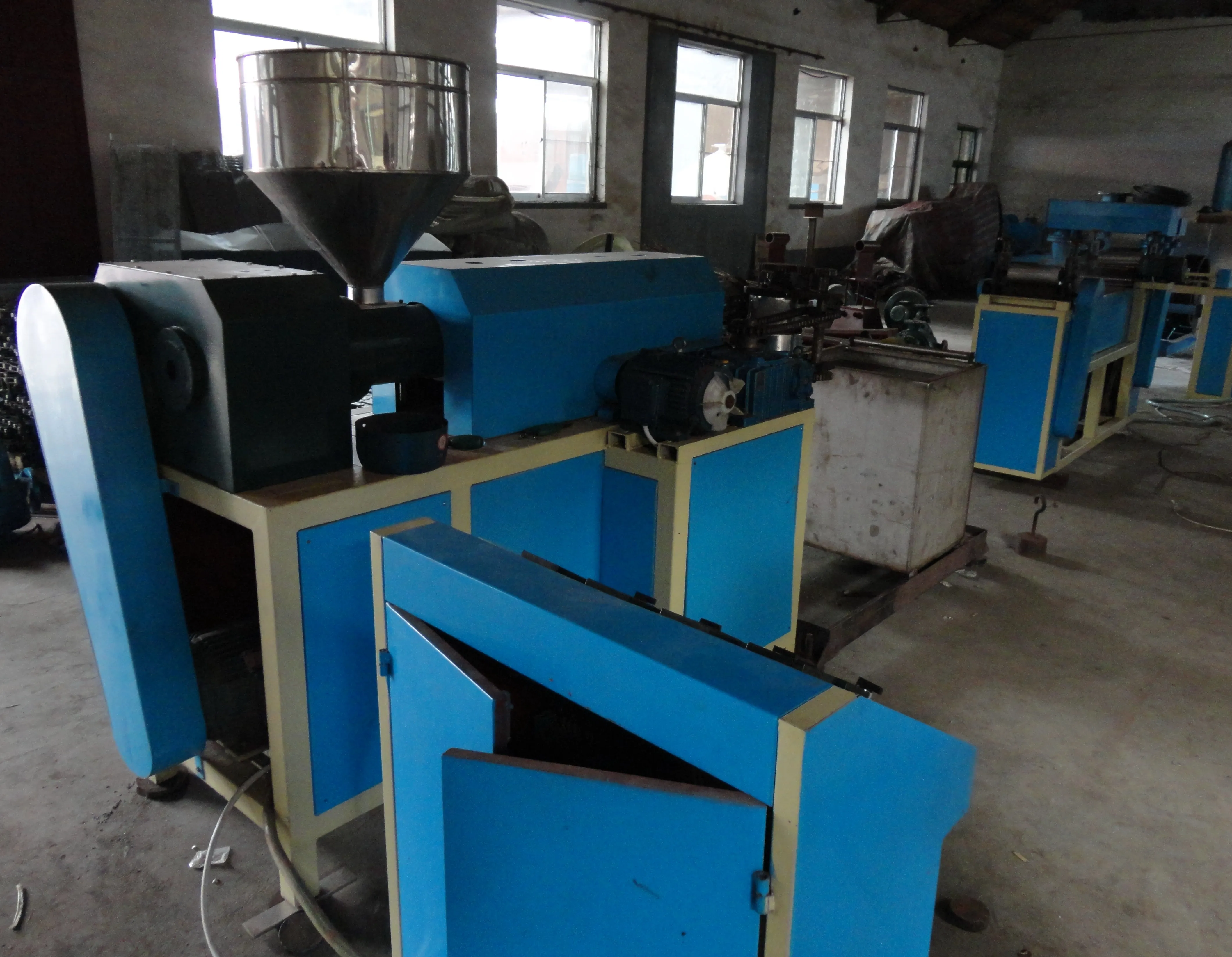 
plastic mesh production line 