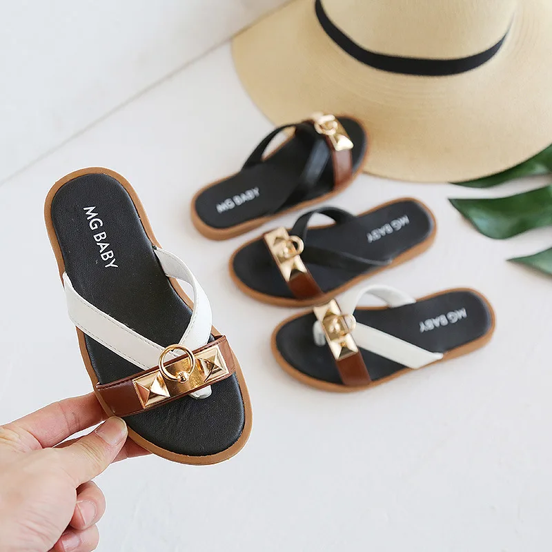 

Hot selling Flip-flops on the beach children summer shoes children girls slippers Flashing diamond sandals and slippers kids