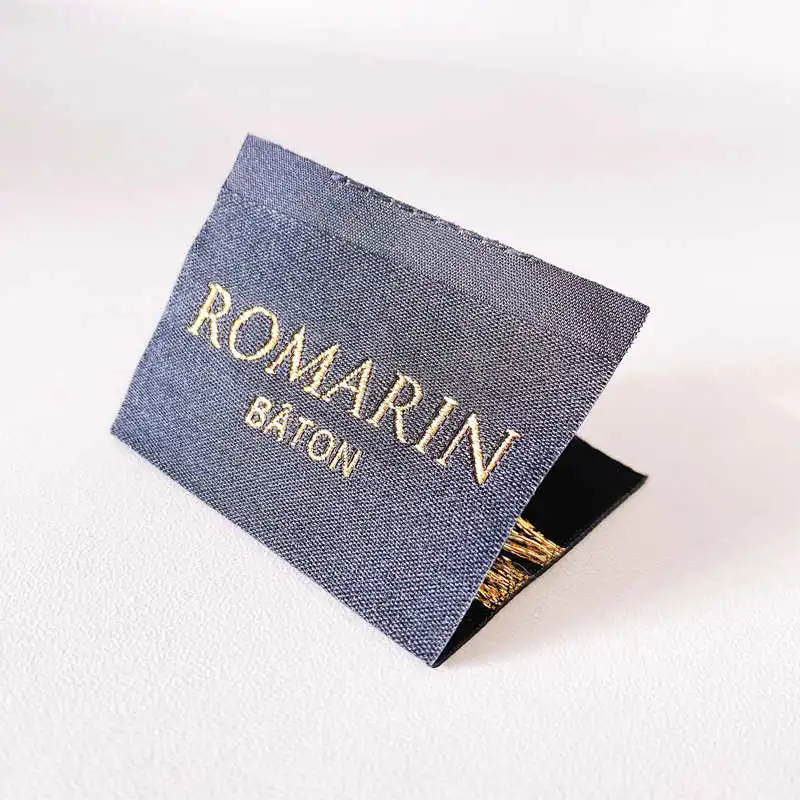 

fast delivery low quantity custom your own woven clothing labels for garments