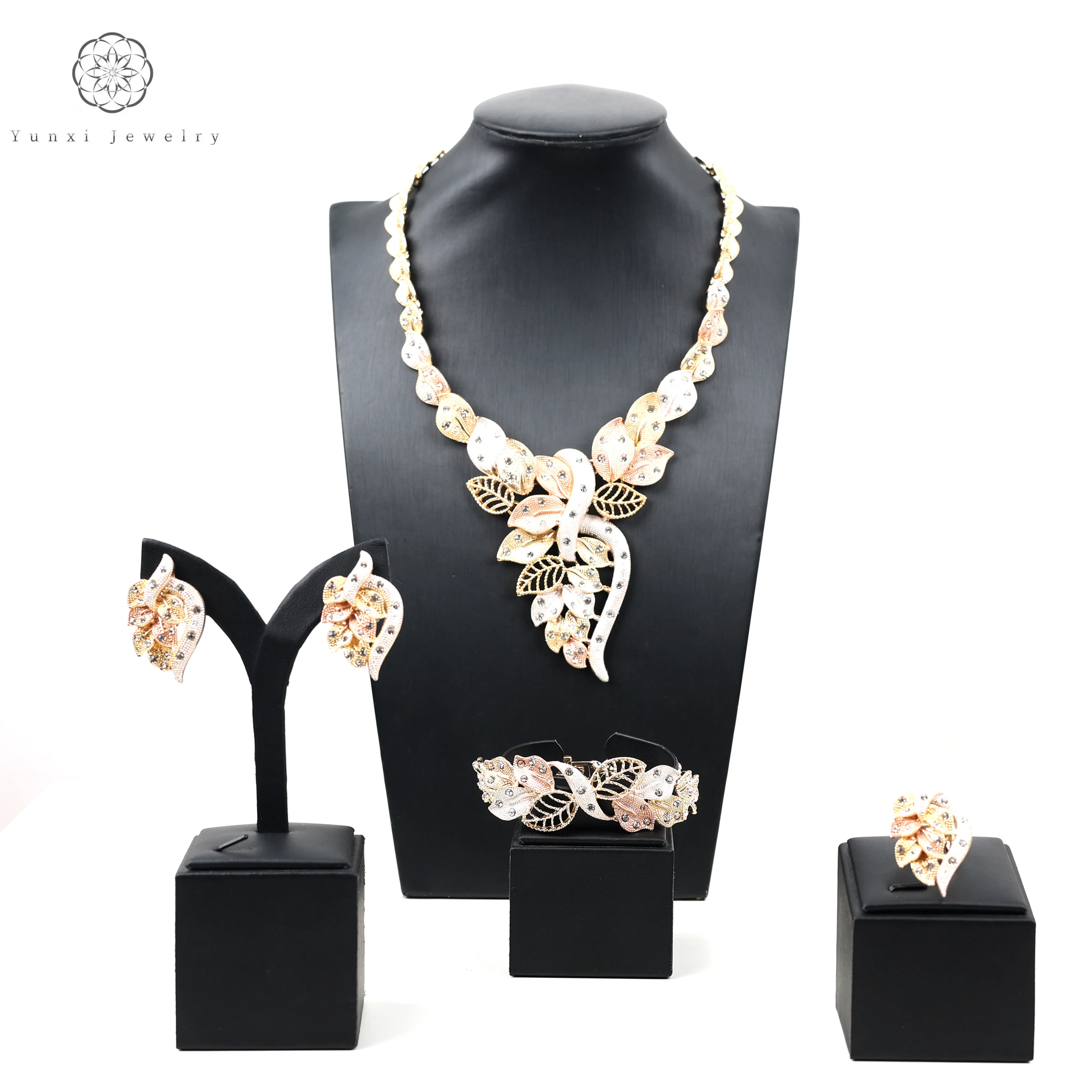 

Dubai 18 Carat Gold Jewelry Sets Neckless Jewelry Sets Women Gift Set Jewelry 4 Piece