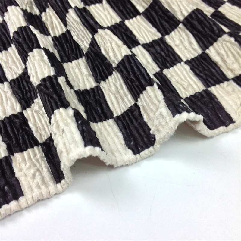 

Good Quality 100%Polyester Checked Pleated Velvet Print Upholstery Fabric for Clothes Pants