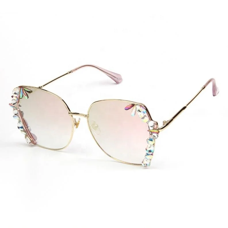 

Women Summer Color Square Rhinestone Sunglass Girls Cute Beach Sunglasses Design Personality Lady Luxury Sun Glass in Stock, Colors