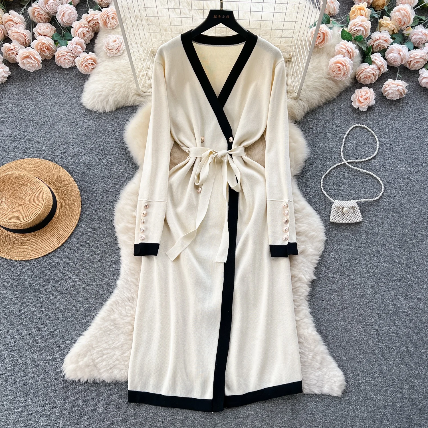 

Wholesale 2024 Autumn Vintage Temperament Long Sleeve Contrast V-neck Loose Waist Tie Up Knitted Cardigan Women's Dress
