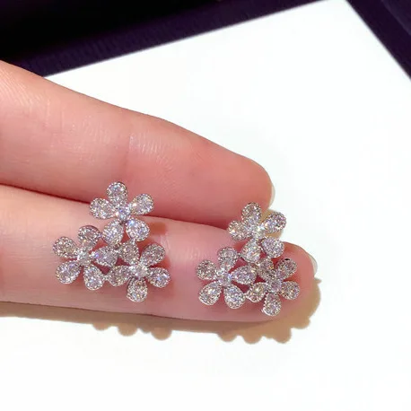 

Statement Bling Bling Full Iced Out Cubic Zirconia Flower Stud Earring Rhinestone Crystal Flower Earring