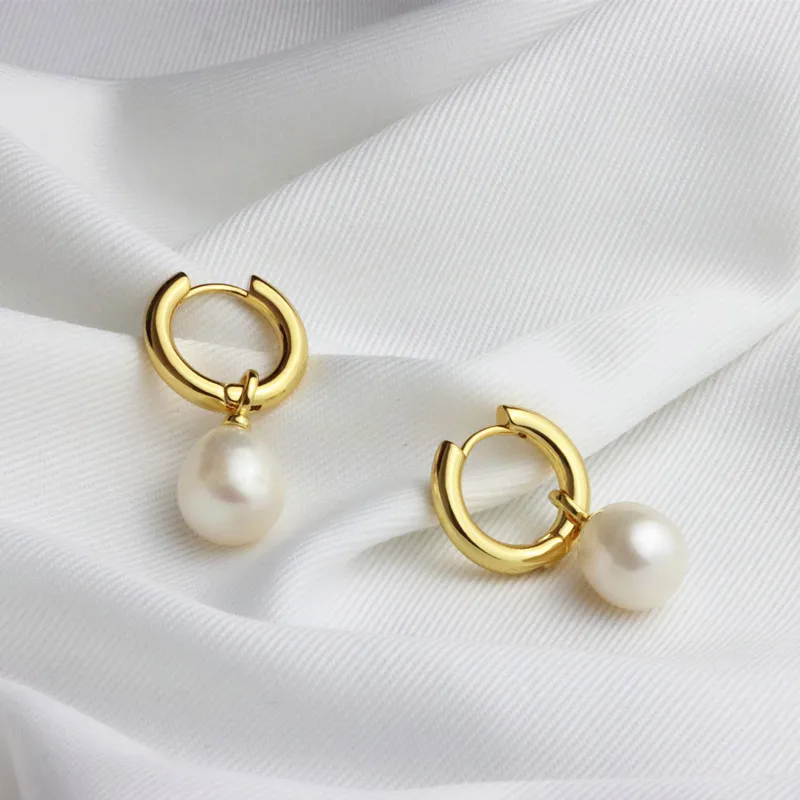 

France Vintage 18k Gold Plated Chunky Huggie Earrings No Fade Stainless Steel Round Circle Ear Hoop Freshwater Pearl Earring