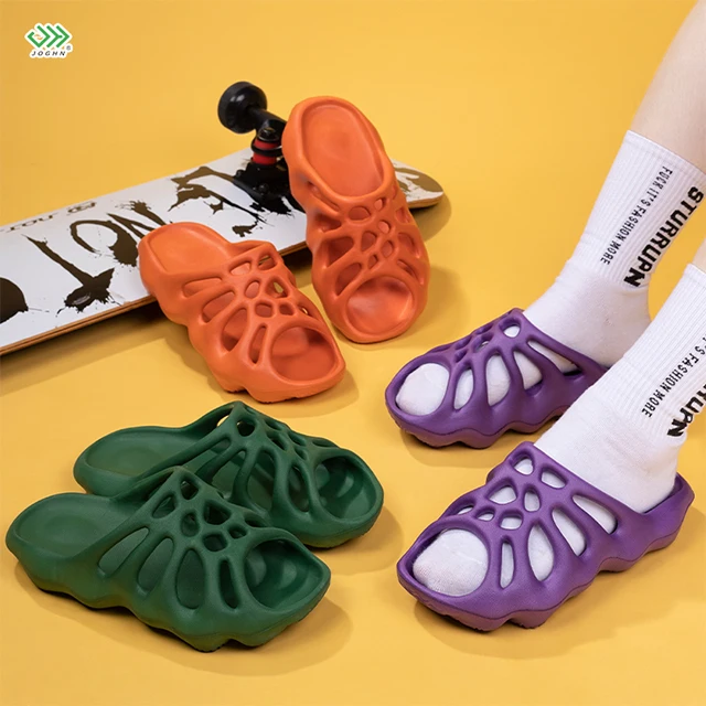 

New Designed Spider Web Slippers Sandal For Men,Beach Walk Slipper,Custom Logo Men Sport Street Slide Sandals, Red, green, black, caramel, beige, flesh