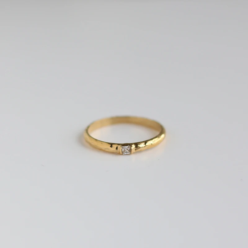 

Women Accessories Gold Plated Jewelry High-End Moonstone Ring Dainty Hammered CZ Diamond Ring Wedding Ring
