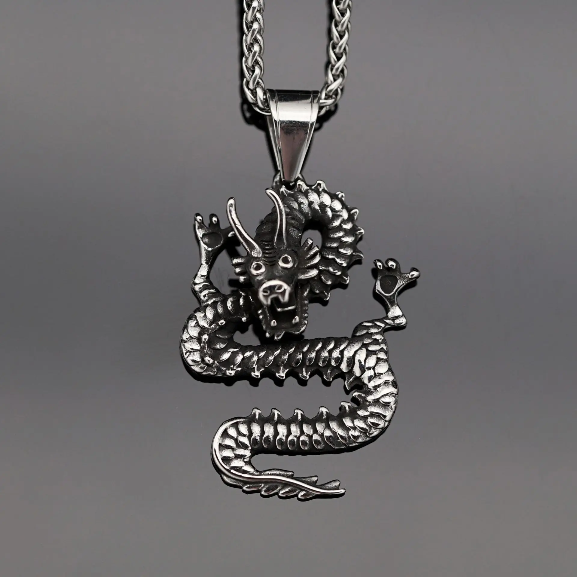 

Dragon Pendant Stainless Steel Guardian Shield Pendant Pendant Retro Titanium Steel Men's Necklace Greek God of War Jewelry