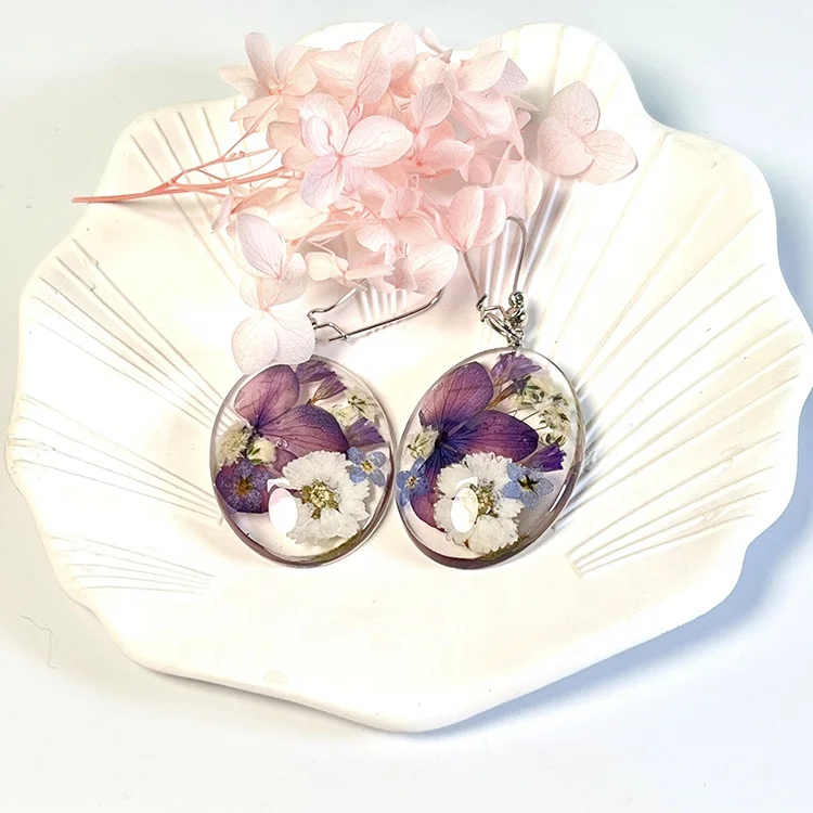 

Ivy Wholesale Price Zinc Alloy Drop Earrings for Women Resin Jewelry Fashion Dry Flowers Pendants for Earring