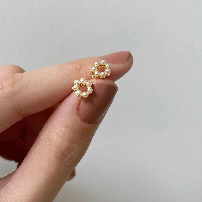 

Golden S925 sterling silver personalized round pearl stud earrings