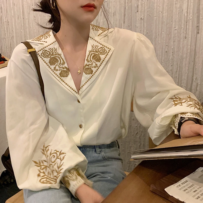 

Wholesale 2021 Spring and Summer Korean Casual Fashion Retro Blouse Lapel Embroidery Single Breasted Lantern Sleeve Shirt, Apricot