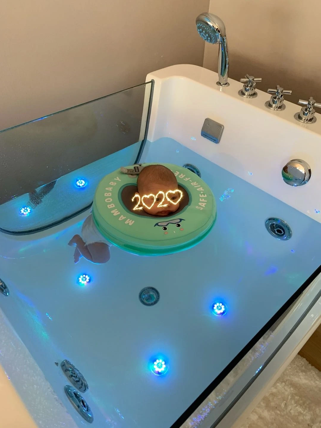 Multifunctional Freestanding Baby Soaking And Spa Bathtub Acrylic Kids