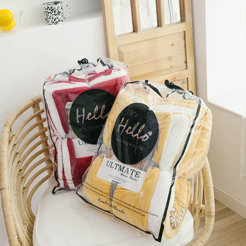 Ins Small Fresh Style White Strawberry Pattern Lambskin Double Layer Good Sleeping Warm Winter Blanket