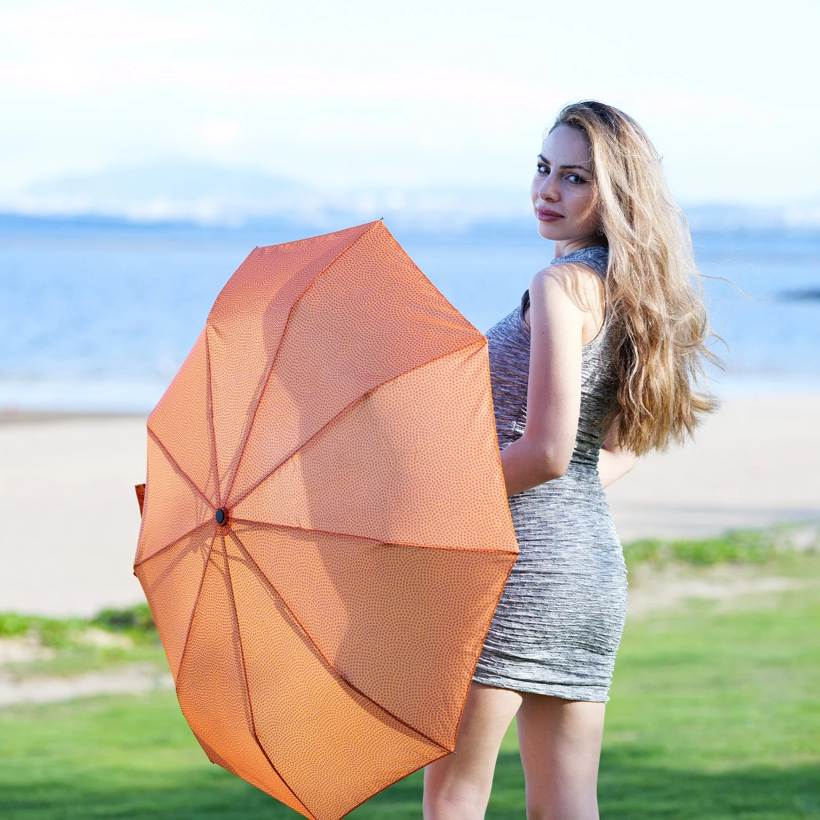 

New Arrival cheap 3 folding windproof/ rainproof umbrella with orange spot color