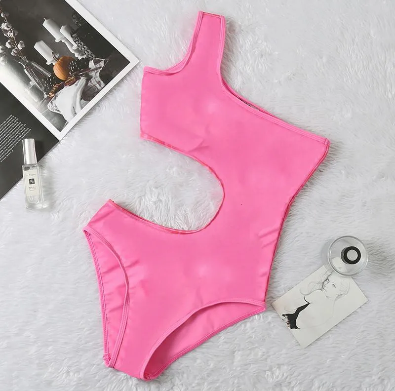 

Shoulder Designer Padded Push Up Women's Swimwear Outdoor Beach Swimming Bandage One-piece Swimsuits