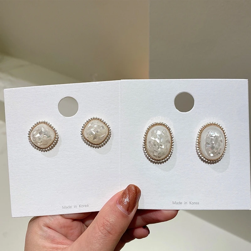 

2021 Japan Korean White Shell Resin Sqaure Oval Stud Earrings For Women Girls Fashion Vintage Oorbellen Jewelry