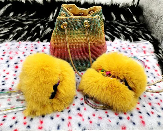 

Fashion 2021 New Chain Jelly Slippers WomenSummer Fur Slides and Purse Set Faux Fur Sandals Bag Purses Ladies Shoes Flip Flops, 5colors